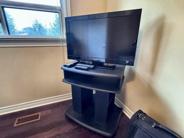 Estate sale item, photo 19