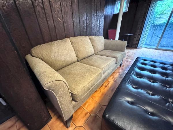 Estate sale item, photo 30